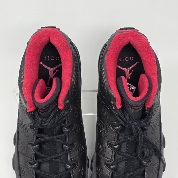 Athletic_Shoes